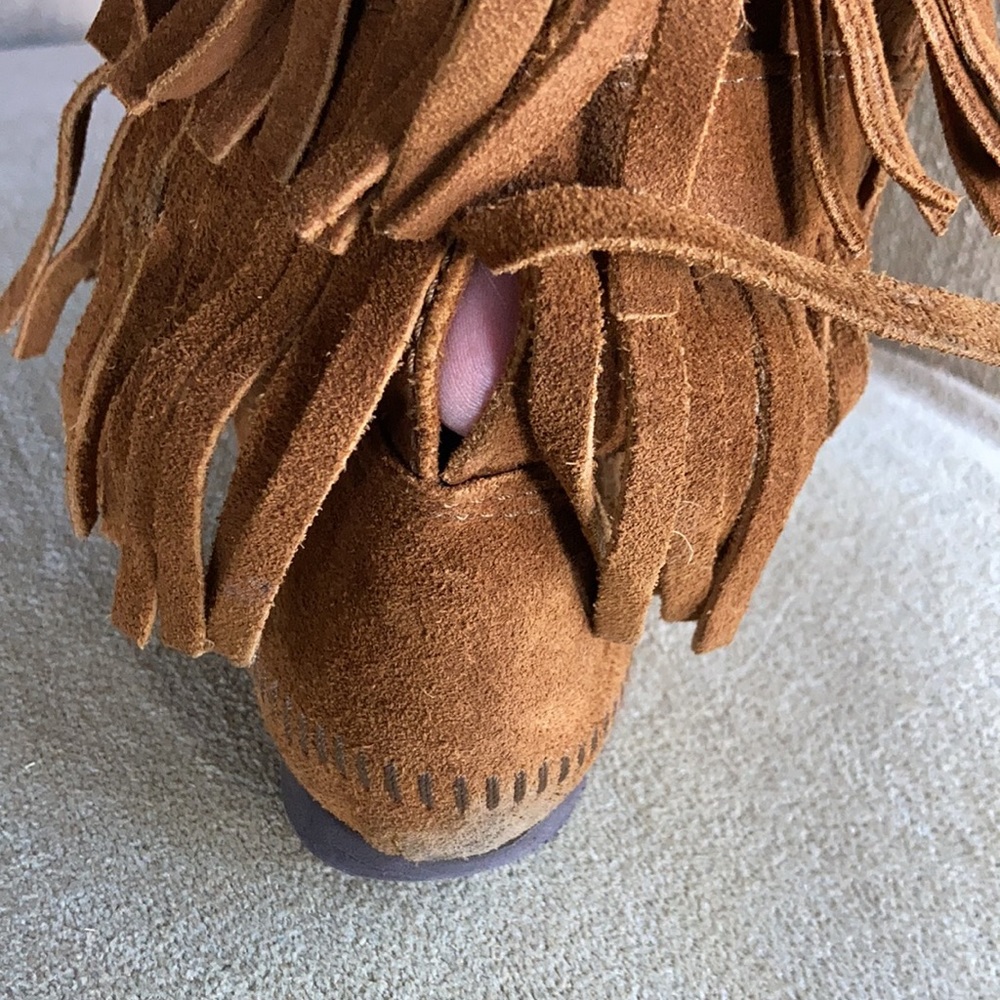 MINNETONKA 3 Layer Fringe Boot Brown Suede 1632 (Women's) Size 8 - Picture 9 of 9